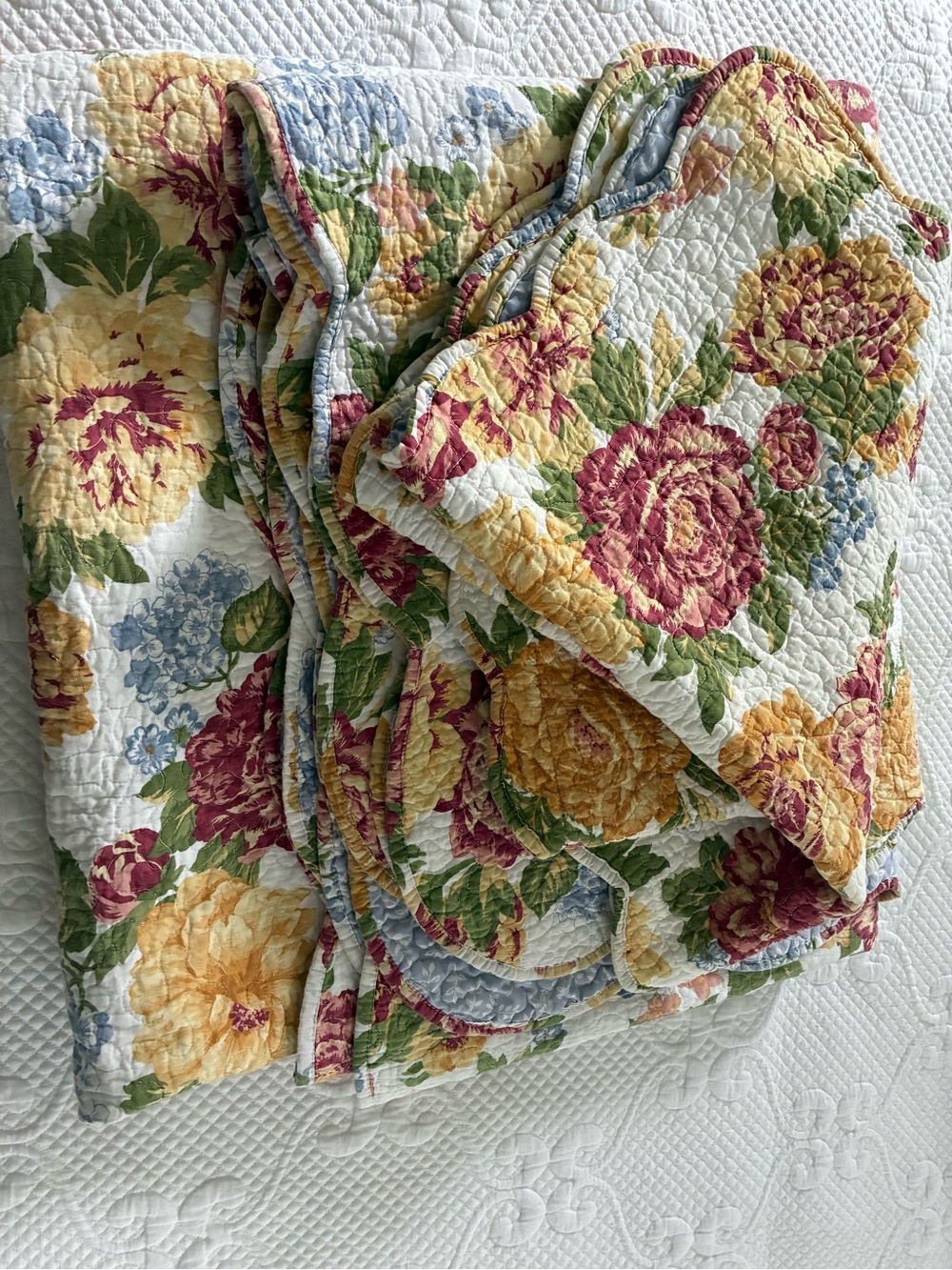 Cotton Floral Quilt Queen Size with 2 Shams Cottage Shabby Chic EUC